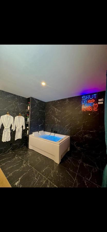 R.Suite Saint-Etienne  Ngoại thất bức ảnh