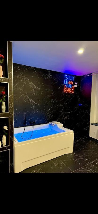 R.Suite Saint-Etienne  Ngoại thất bức ảnh